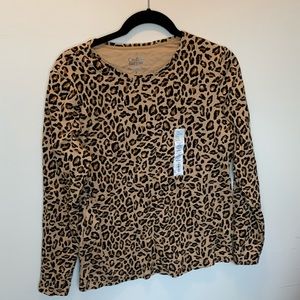 Leopard/ cheetah print 3/4 length top